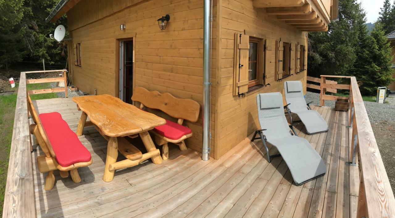 Almhaus & Almchalet Flattnitz מראה חיצוני תמונה